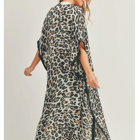 NWT Beige Leopard Print Long Kimono Lightweight Summer Cover-Up, One Size - Picture 3 of 3